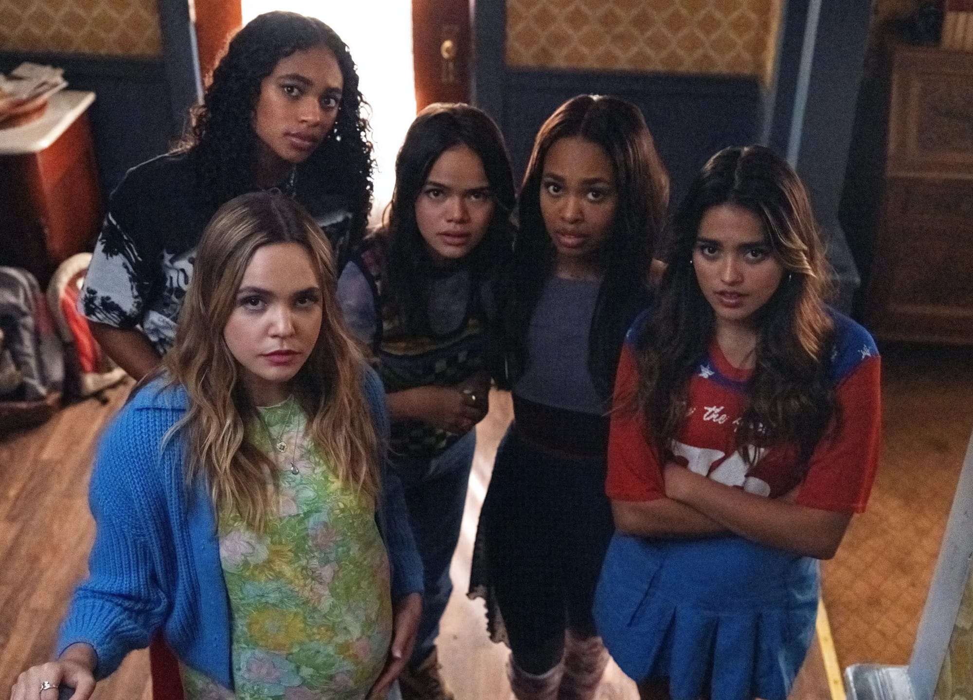 ‘Pretty Little Liars’ın Devam Dizisi İptal Edildi