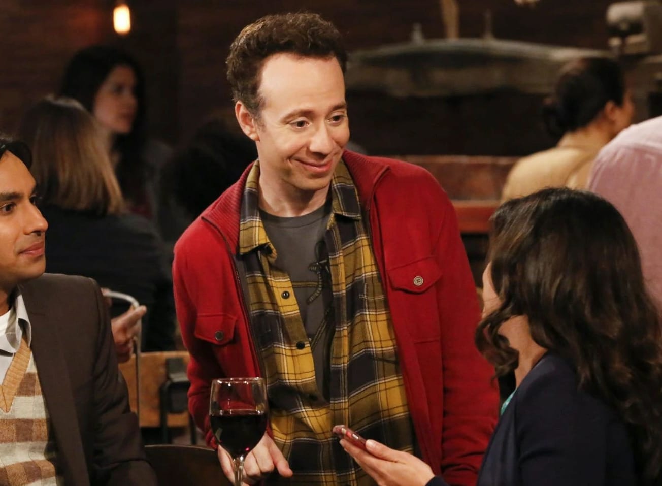 Yeni ‘The Big Bang Theory’ Dizisinde 'Stuart', Çoklu Evreni Kurtaracak