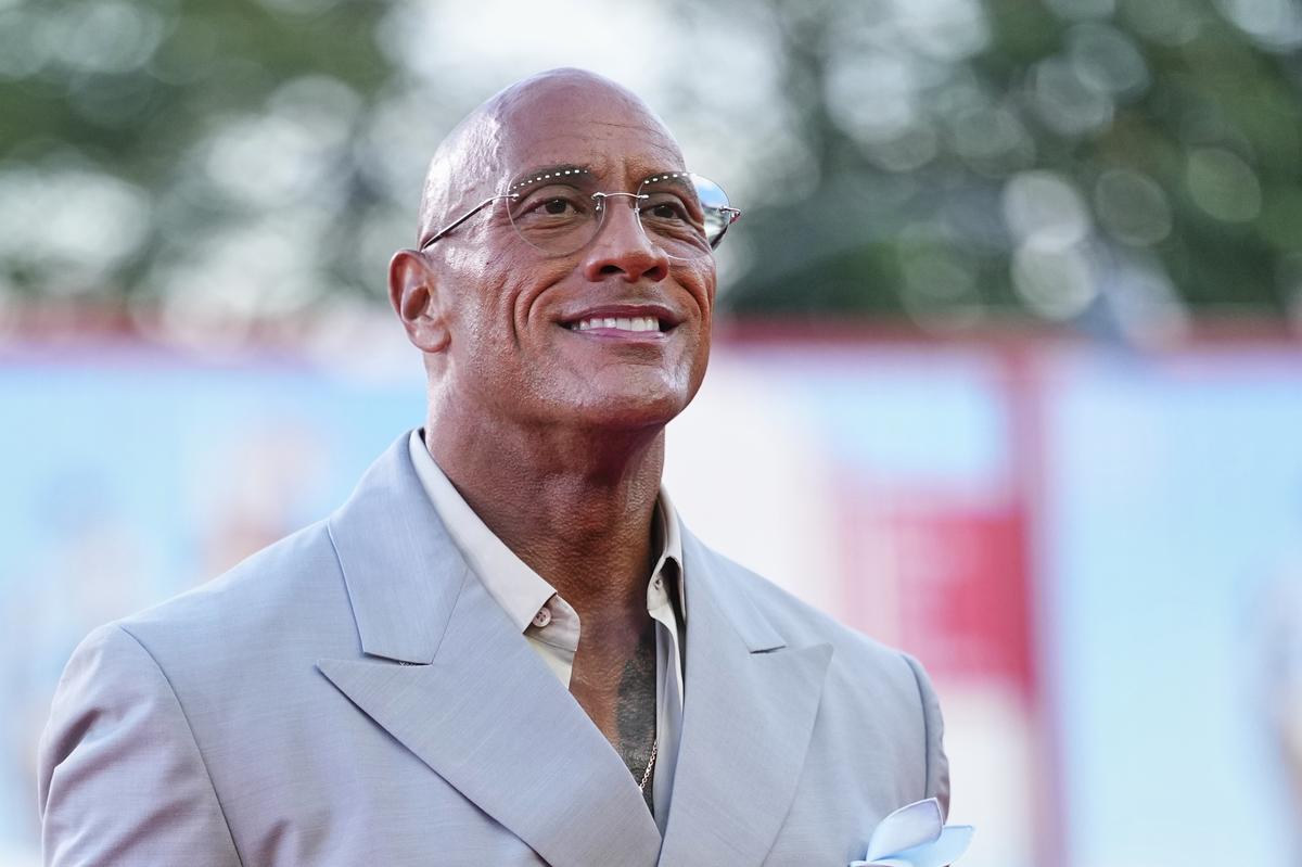 ‘The Rock’ın Gözyaşları: ‘The Smashing Machine’ 15 Dakika Ayakta Alkışlandı