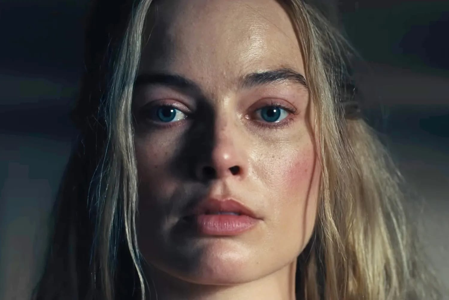 Jacob Elordi ve Margot Robbie’li ‘Uğultulu Tepeler’den Resmi Fragman