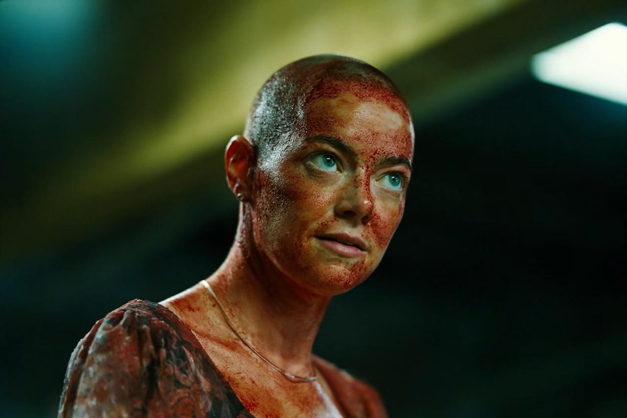 "Kaçıklar ve Uzaylılar Arasındaki Çizgi": 'Bugonia (2025)' Film İncelemesi