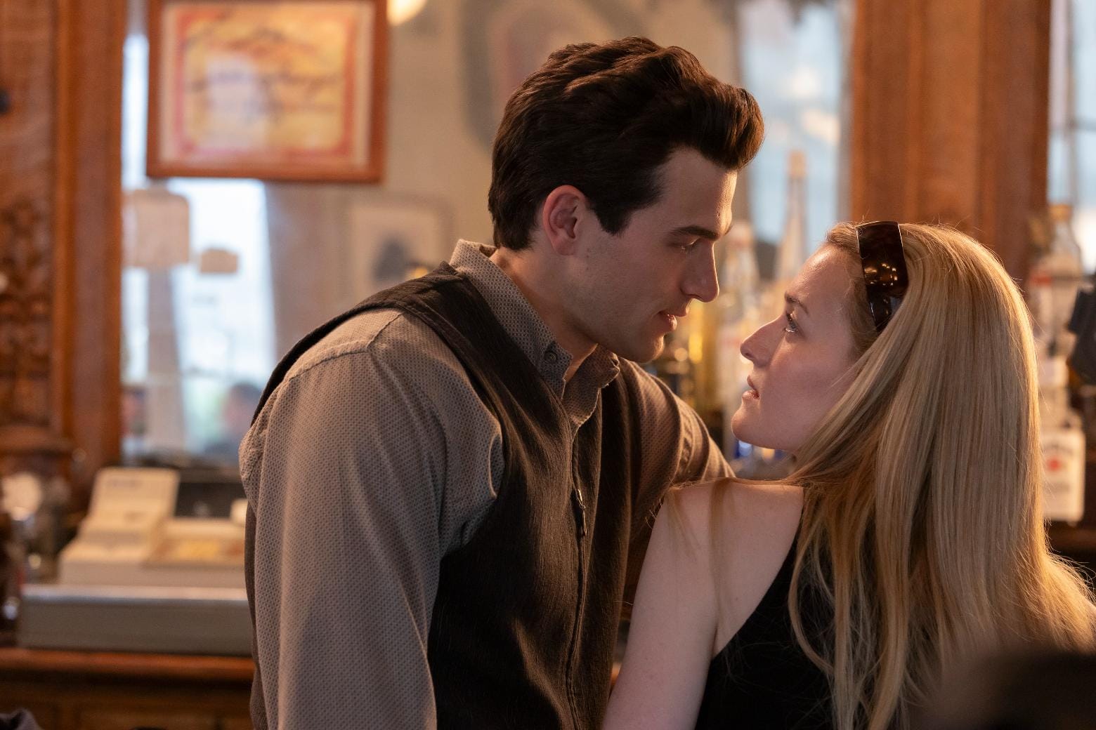 "Kennedy Lanetiyle Yitip Giden Bir Aşk": 'Love Story: John F. Kennedy Jr. & Carolyn Bessette' İncelemesi