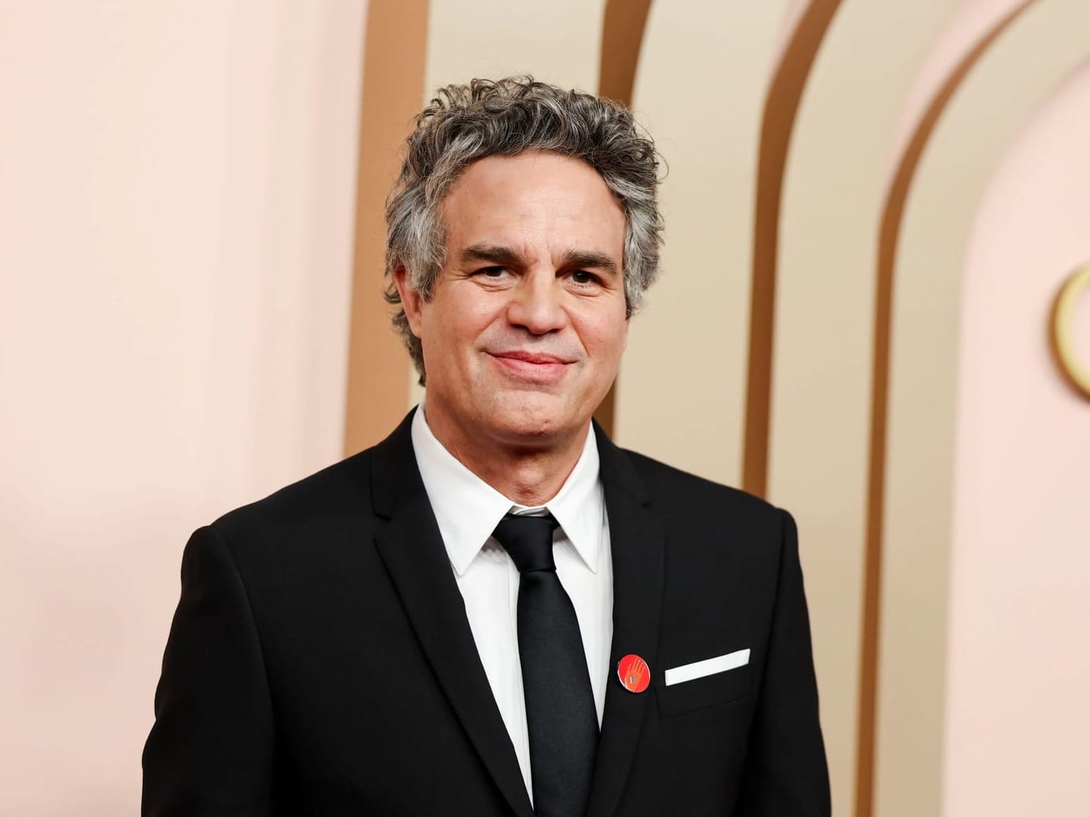 Mark Ruffalo’dan Paramount-Warner Bros. Birleşmesine Sert Tepki: “Hollywood'un Ödü Kopuyor”