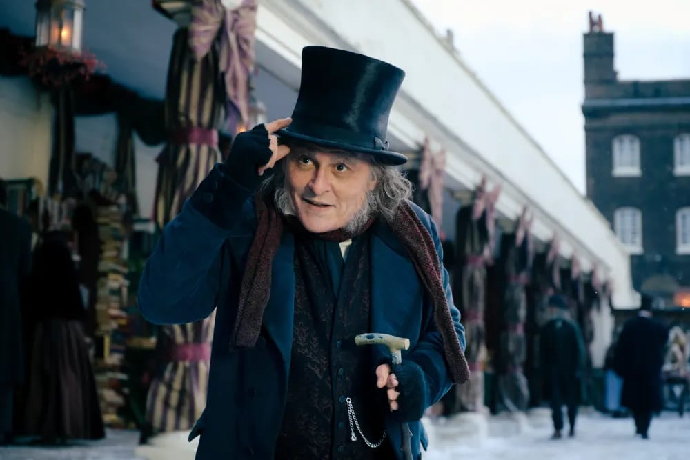 Johnny Depp, Karanlık Bir 'Scrooge' Yorumu ile Geri Dönüyor: 'Ebenezer'dan İlk Fragman Yayınlandı