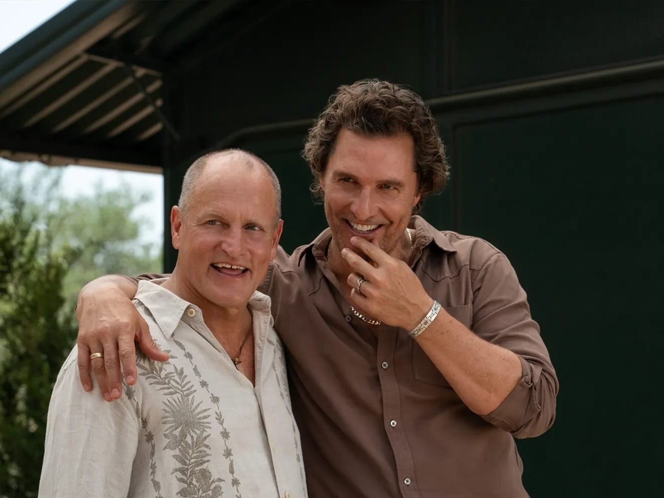 Matthew McConaughey ve Woody Harrelson'lı 'Brothers'tan Resmi Fragman